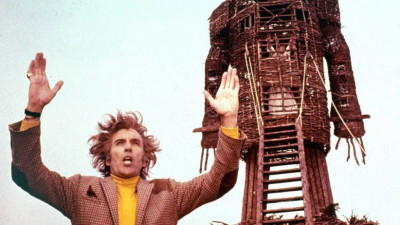 ۱۰ فیلم ترسناک برتر با بازی کریستوفر لی